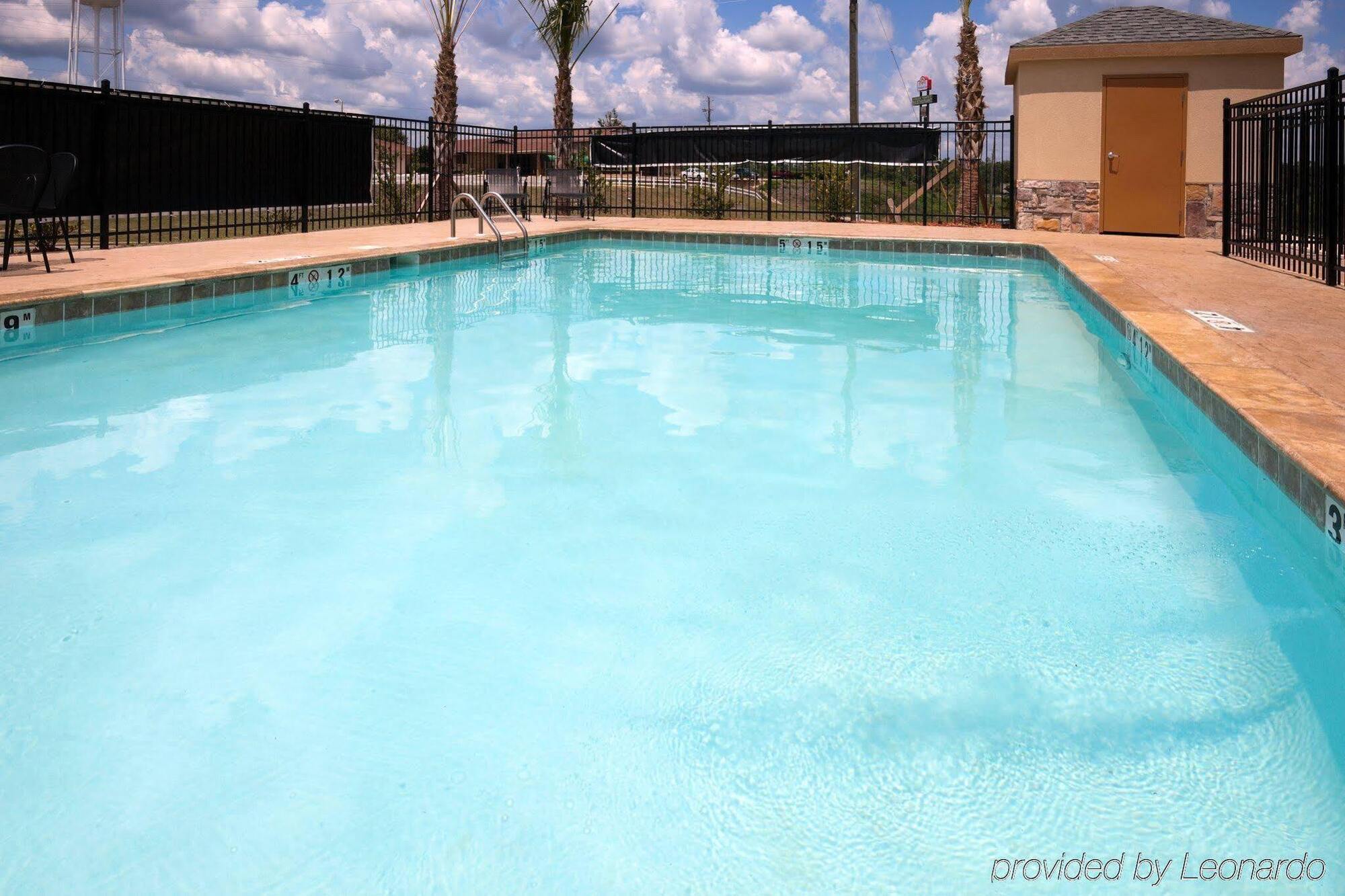 Holiday Inn Express Atmore By Ihg Екстериор снимка